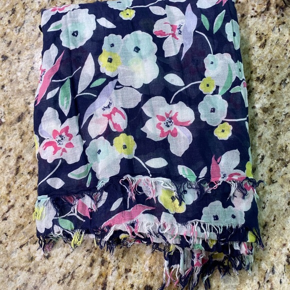 Pretty Floral Lightweight Long Scarf Wrap OS - Picture 5 of 5